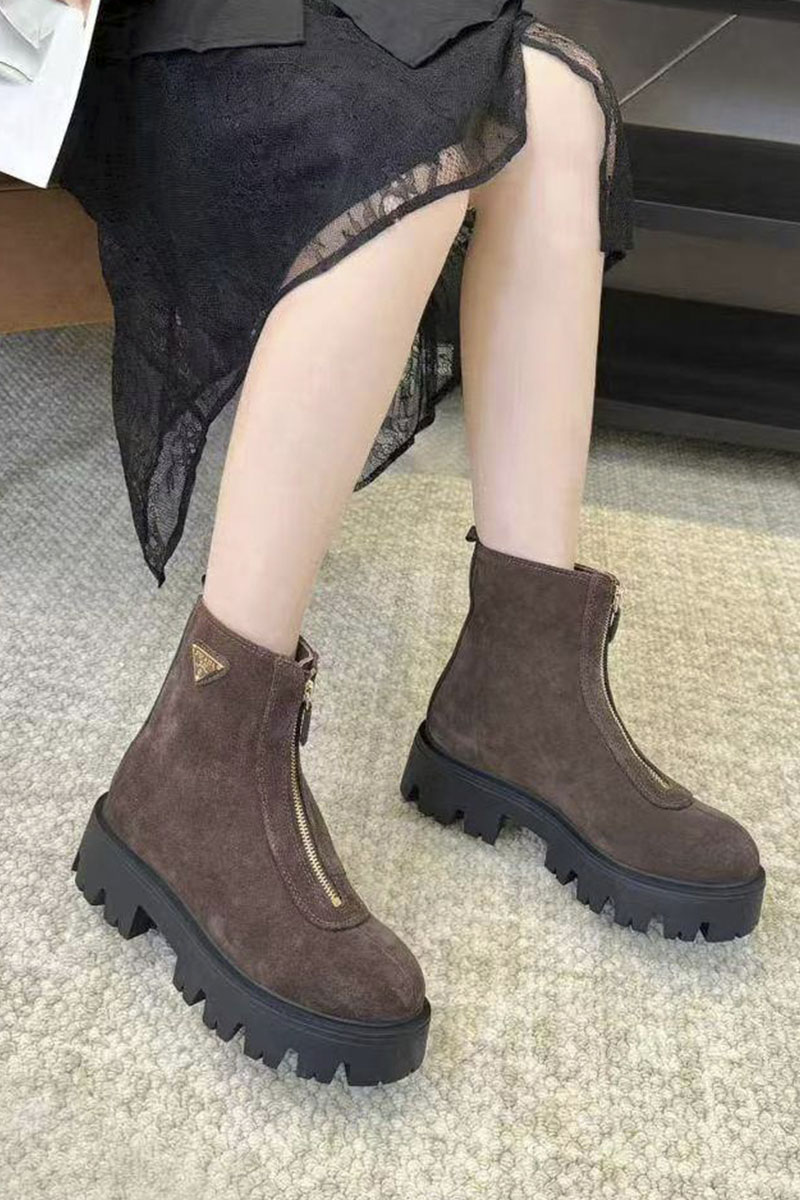 Prada Женские замшевые сапоги 