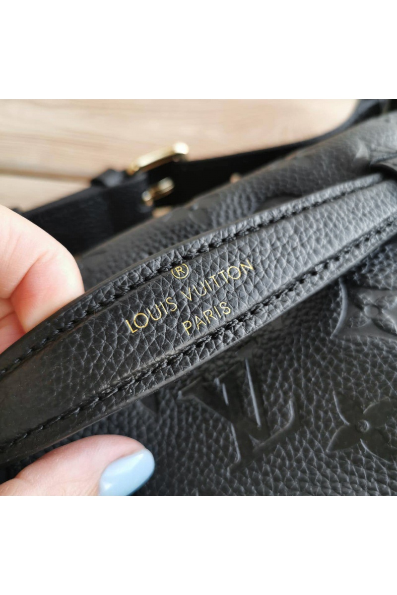 Lоuis Vuittоn Кожаная сумка на пояс Monogram All-over 28x14 см