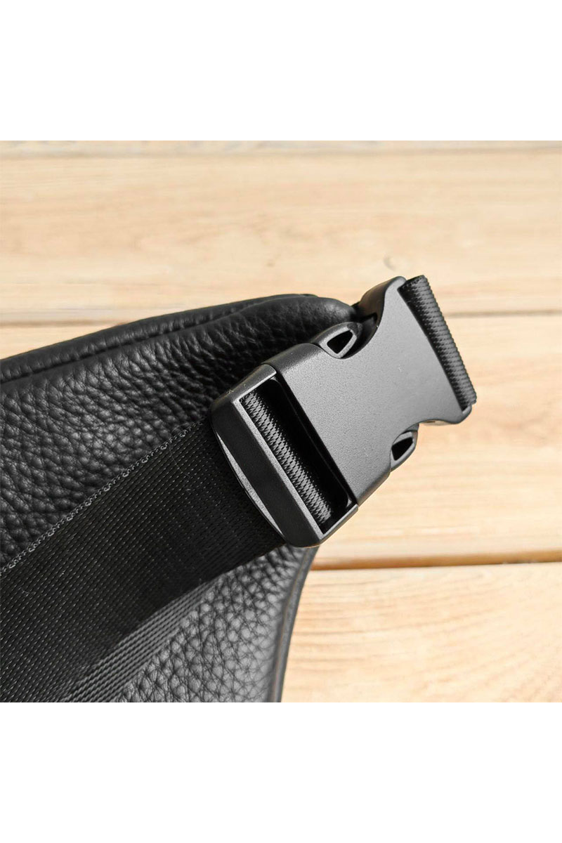 Montblanc Кожаная сумка на пояс 32x15 см