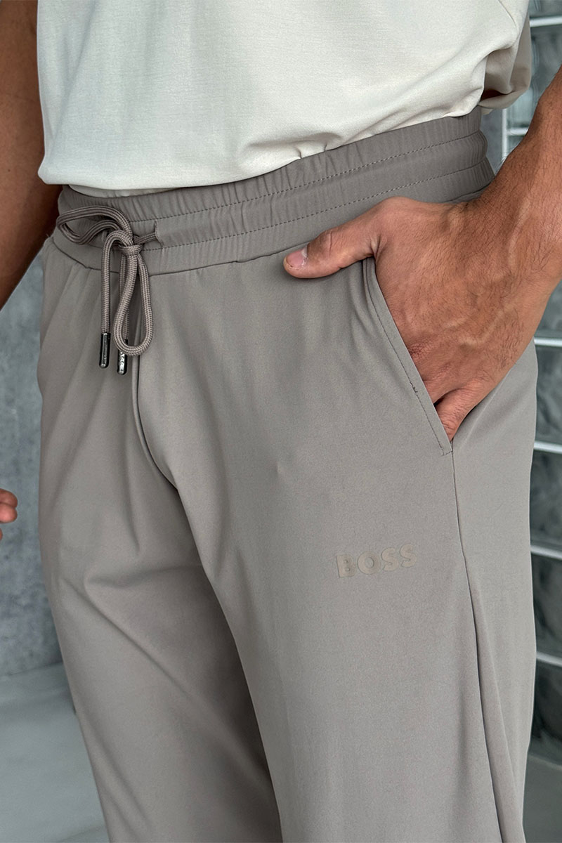 Hugо Воss Спортивный костюм бежевого цвета