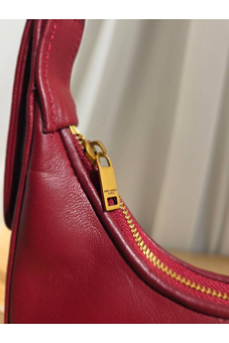 Yves Saint Laurent Кожаная сумка Calypso Mini 25x14 см