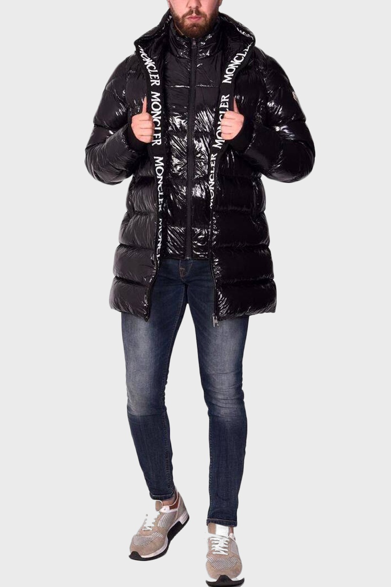 Moncler Утеплённая брендовая парка чёрного цвета