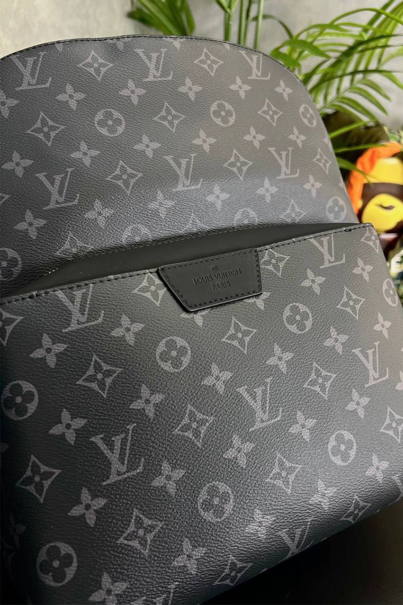 Lоuis Vuittоn Кожаный рюкзак Discovery Monogram Eclipse 37х40х20 см
