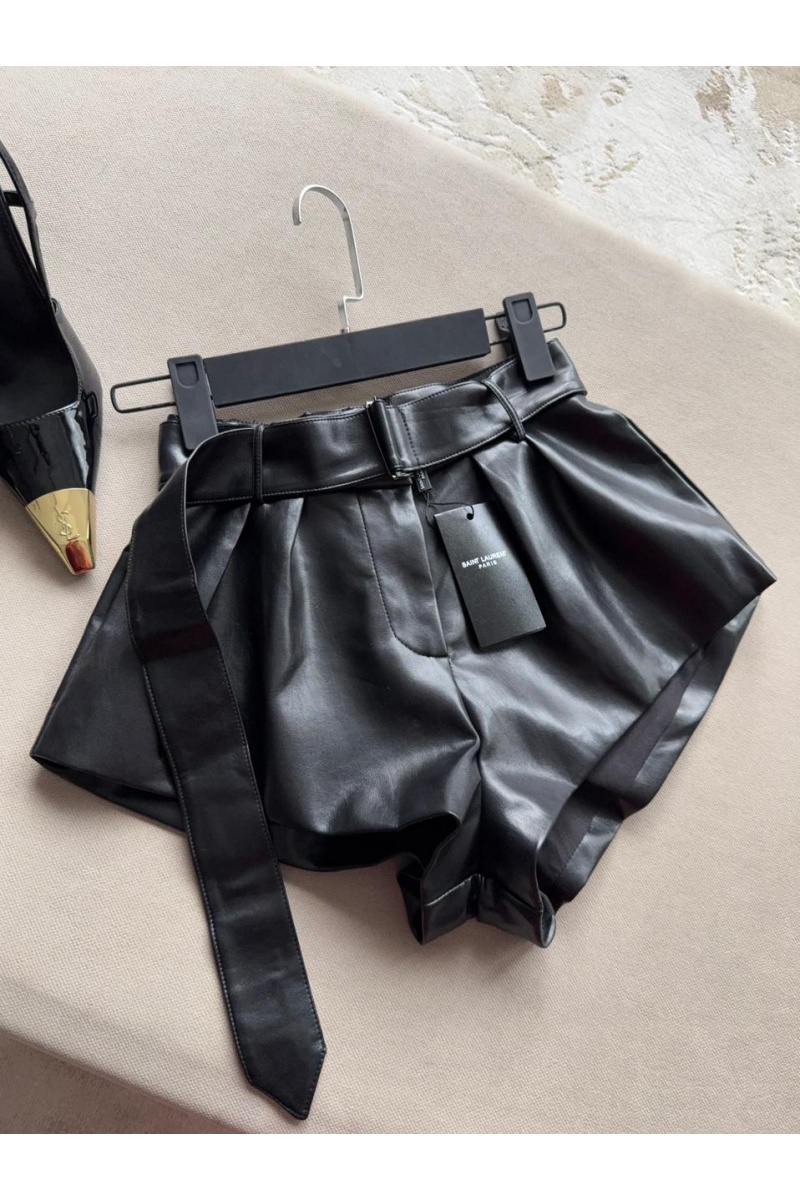 Yves Saint Laurent Женские кожаные шорты чёрного цвета 