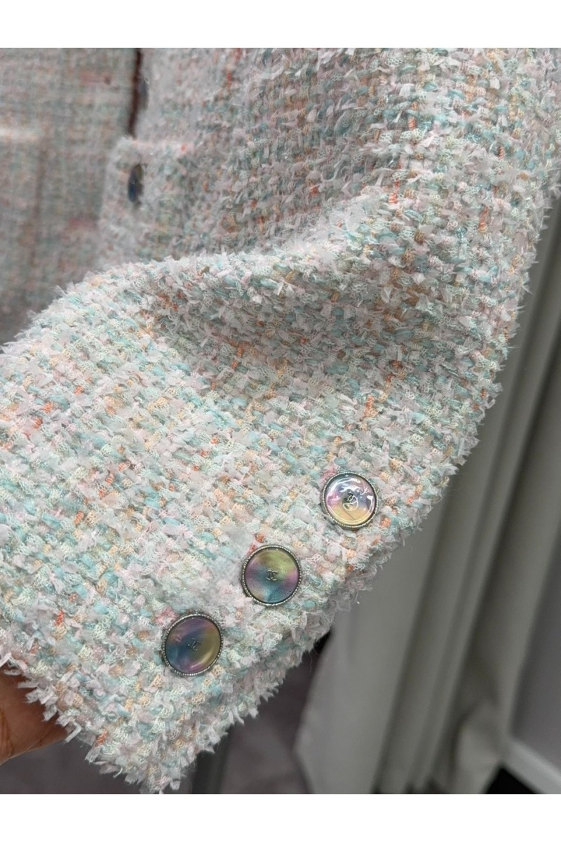 Chаnеl Женский твидовый пиджак бежевого цвета