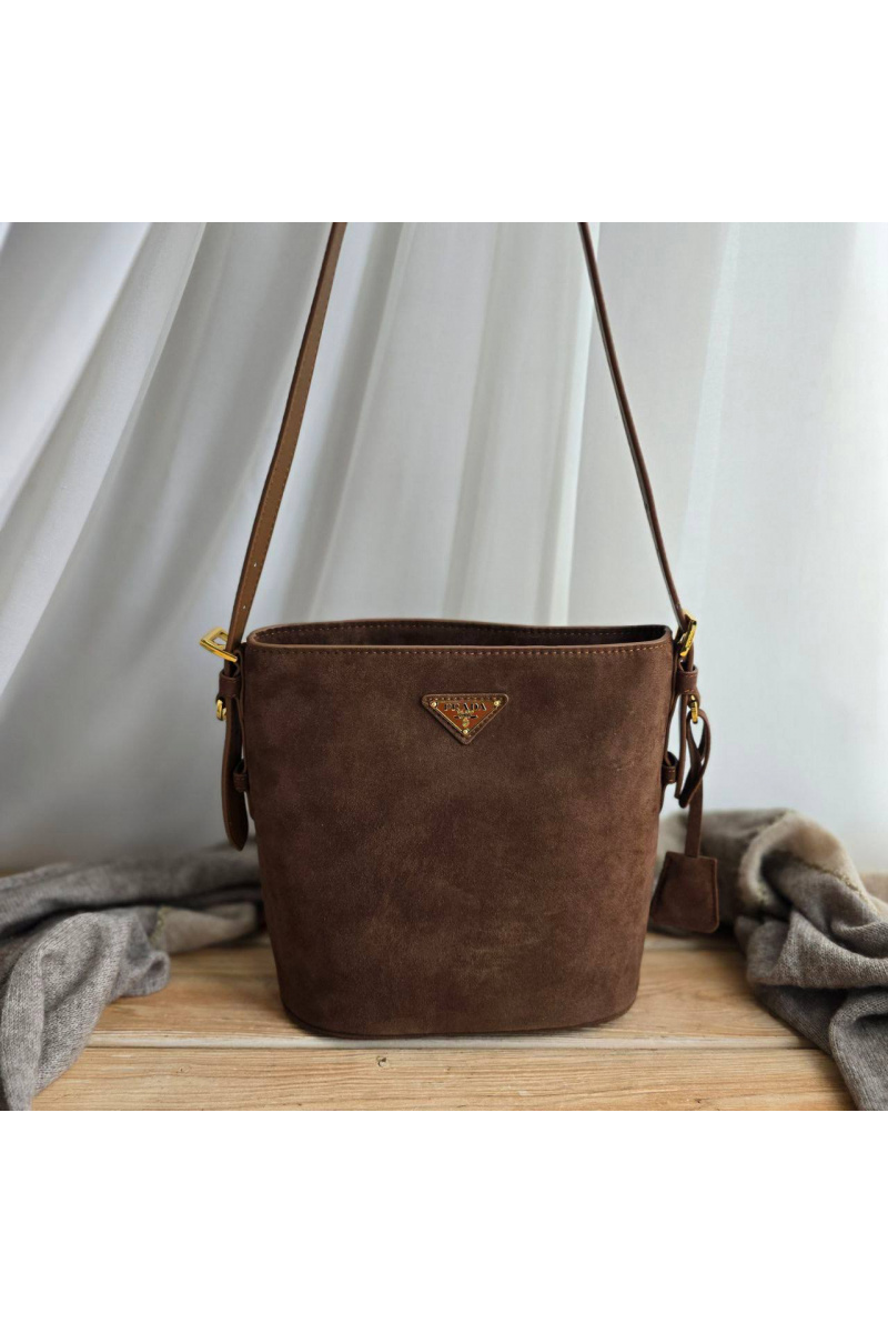 Prada Замшевая сумка Bucket 24x22 см - Brown