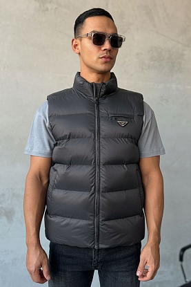 Жилет цвета антрацит logo-plaque 