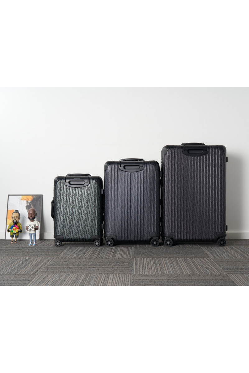 Rimowa Чемодан Aluminum M Premium 67x42x27 см