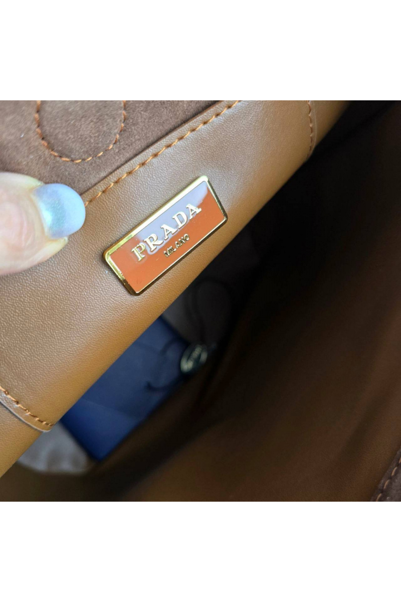 Prada Замшевая сумка Bucket 24x22 см - Brown
