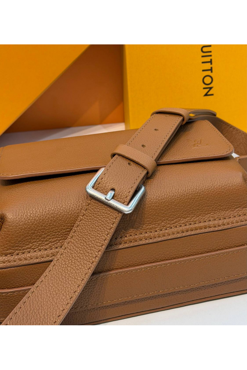 Lоuis Vuittоn Кожаная сумка Boarding Messenger premium 24x18x9 см