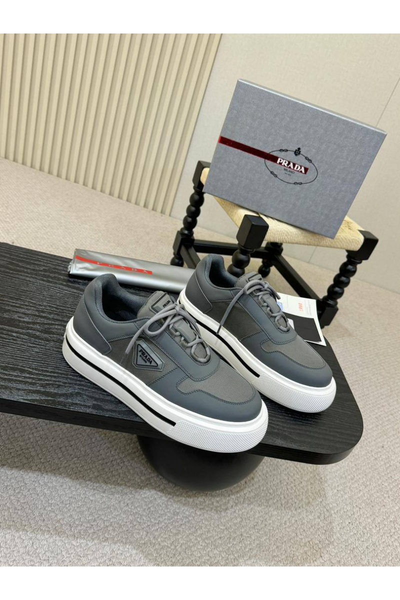 Prada Комбинированные кроссовки logo-plaque - Grey