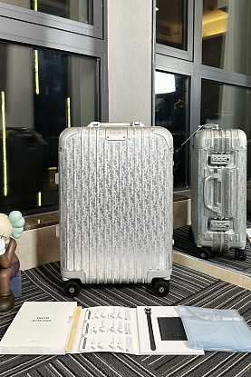 Чемодан Aluminum S Premium 53x37x22 см