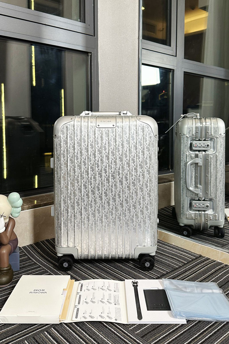 Rimowa Чемодан Aluminum S Premium 53x37x22 см