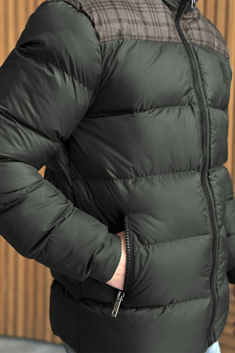 Burberry Куртка зелёного цвета TB logo
