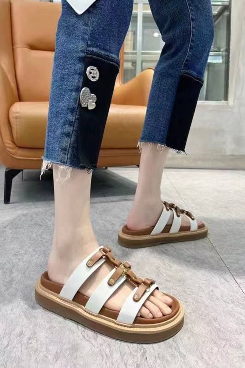 Celine Женские кожаные шлёпанцы 