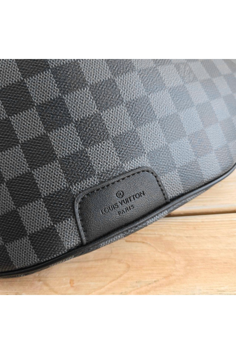 Lоuis Vuittоn Кожаная сумка на пояс Discovery Damier Graphite