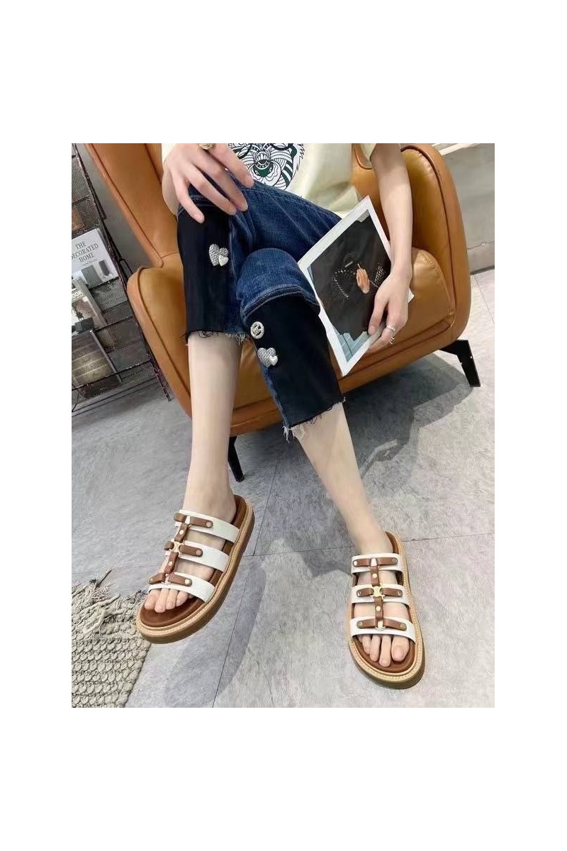 Celine Женские кожаные шлёпанцы 