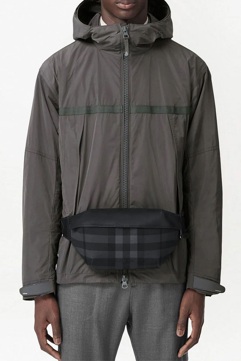 Burberry Сумка на пояс Sonny Check 28x14 см