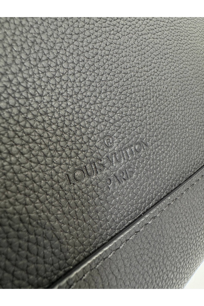 Lоuis Vuittоn Кожаная сумка Takeoff Messenger premium 28x23x10 см
