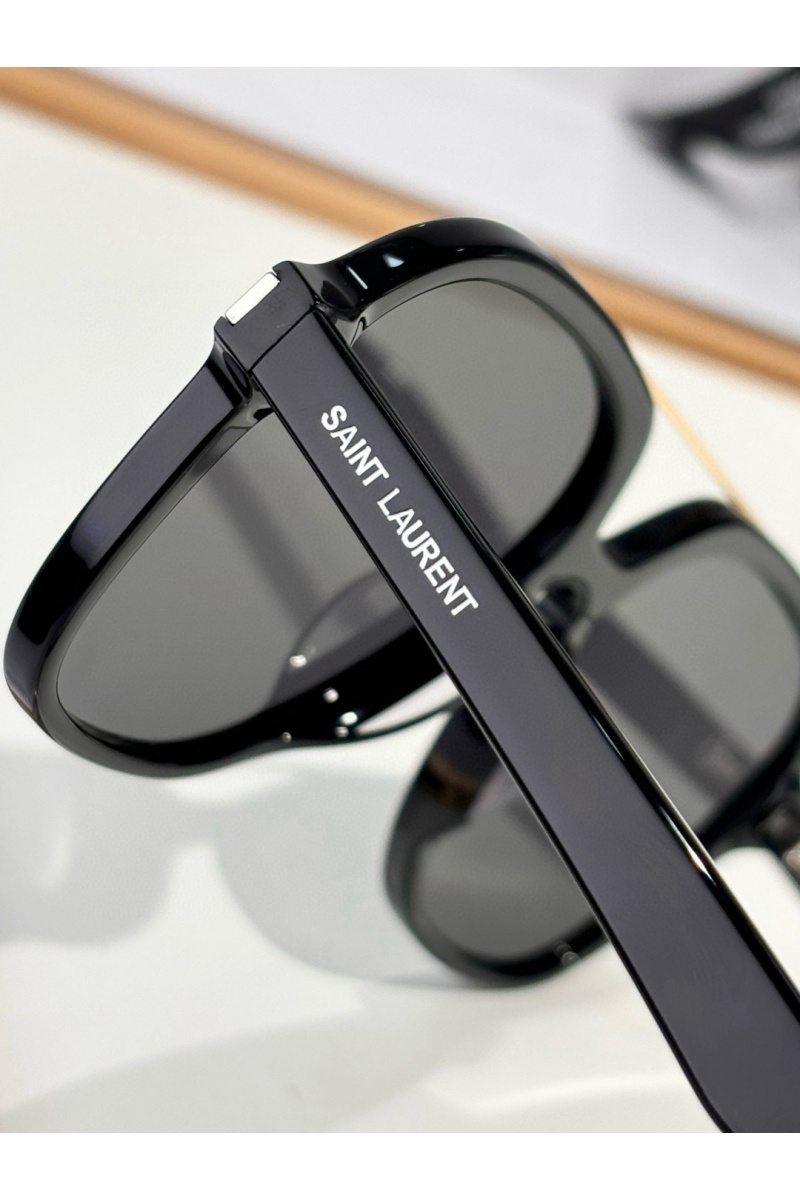 Yves Saint Laurent Солнцезащитные очки 