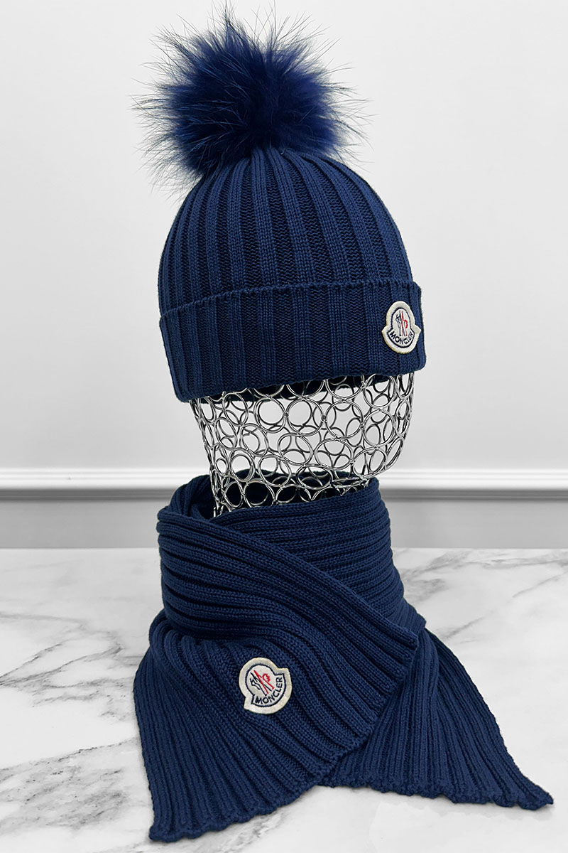 Moncler Комплект из шапки и шарфа синего цвета logo-patch