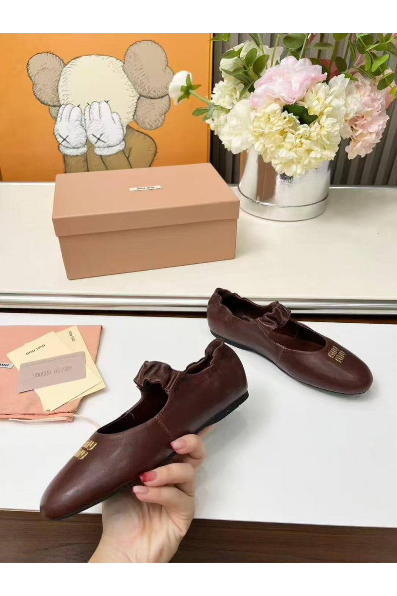 MIU MIU Женские кожаные балетки с круглым мысом 