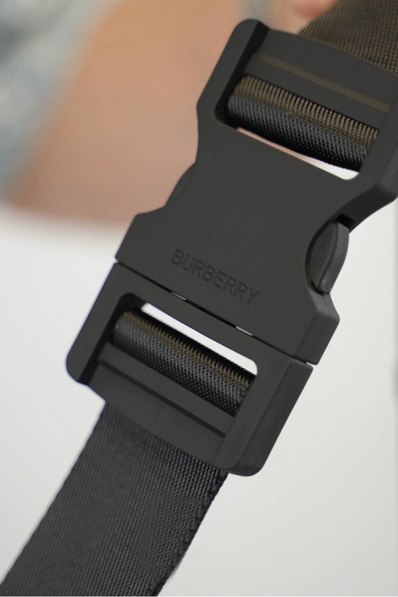 Burberry Нейлоновая сумка на пояс Premium 30x16x6 см