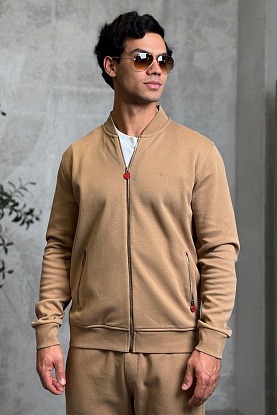 Кофта на молнии бежевого цвета