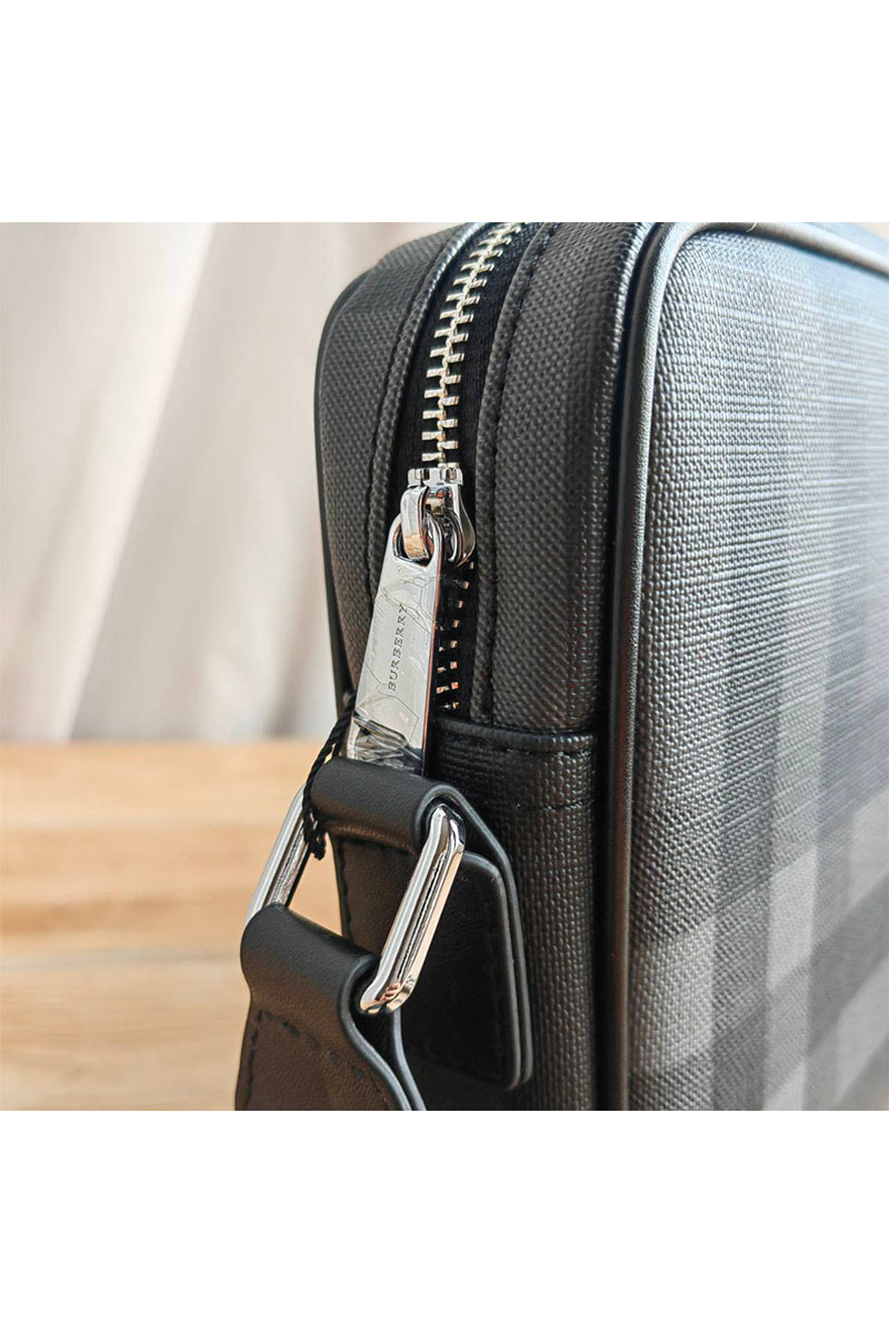 Burberry Кожаная сумка Muswell 22x17 см