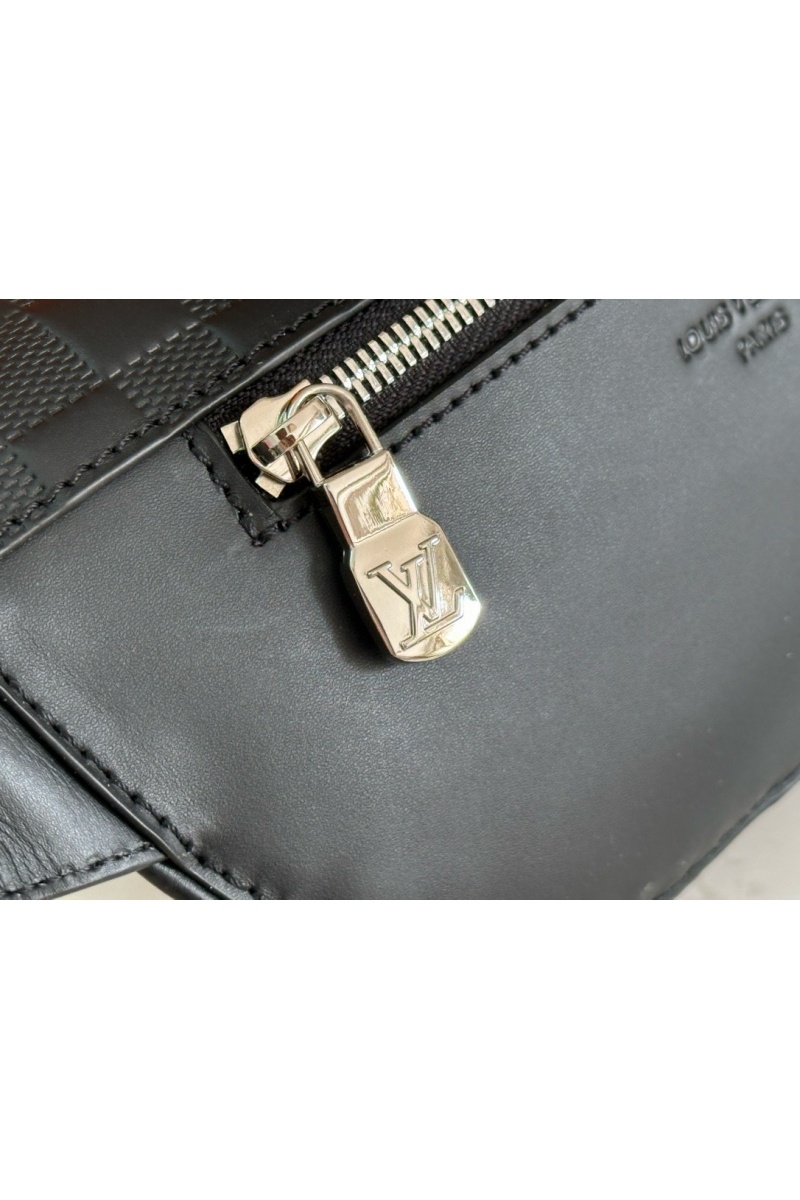 Lоuis Vuittоn Кожаная сумка на пояс Damier Infini Premium 26x13x7 см