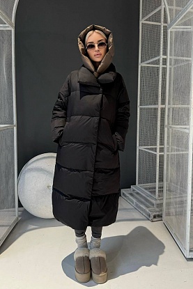 Женский чёрный пуховик Max Mara