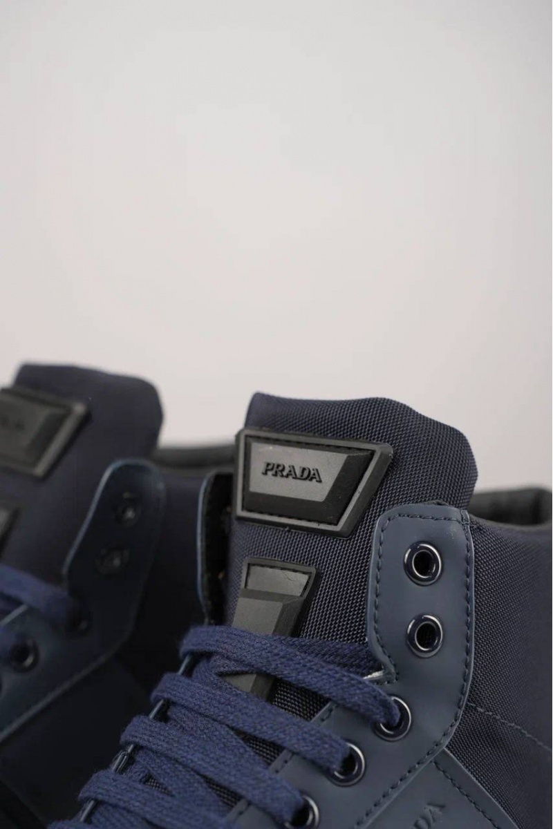 Prada Комбинированные кроссовки с мехом Prada