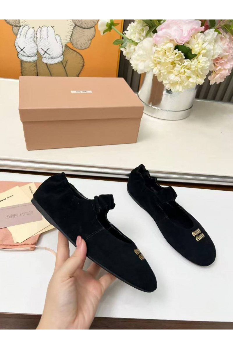 MIU MIU Женские замшевые балетки с круглым мысом 