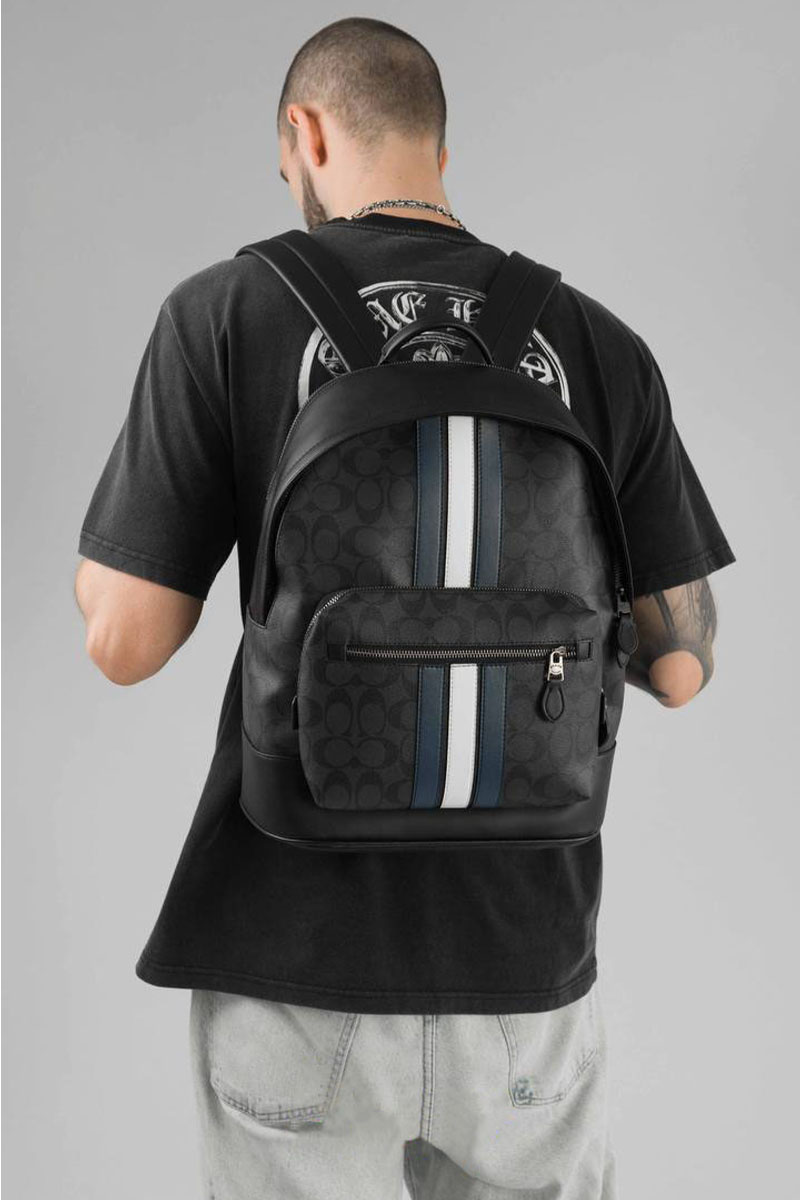 Coach Кожаный рюкзак Coach monogram 39x30 см