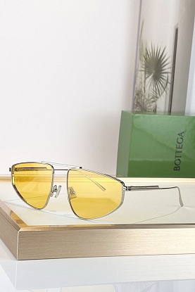 Солнцезащитные очки Aviator