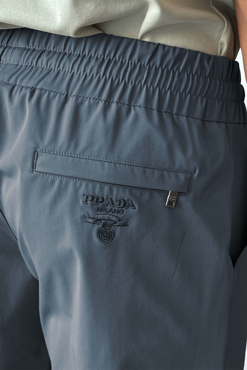 Prada Мужские штаны серого цвета