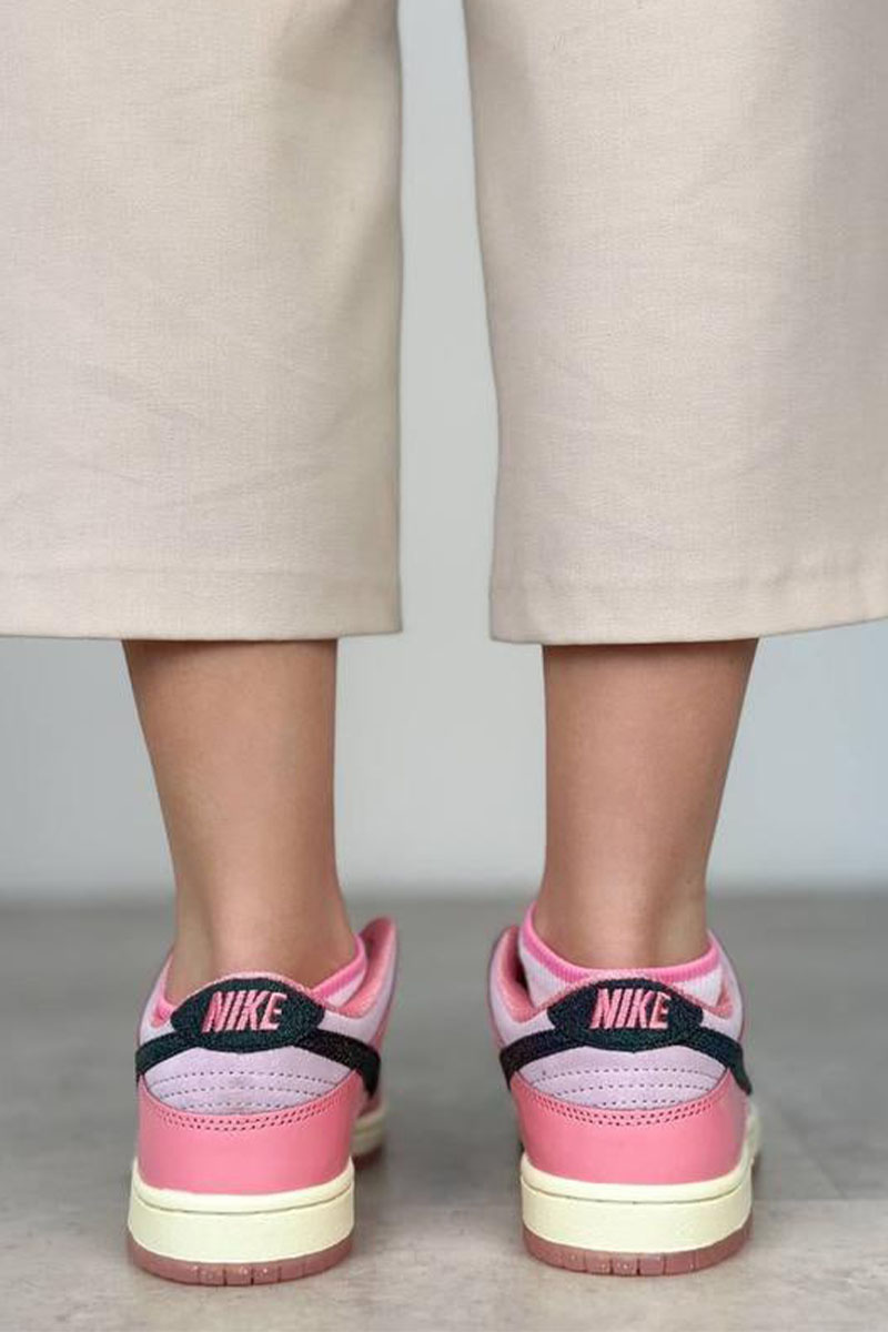 Nike Кроссовки SB Dunk Low "Barbie"