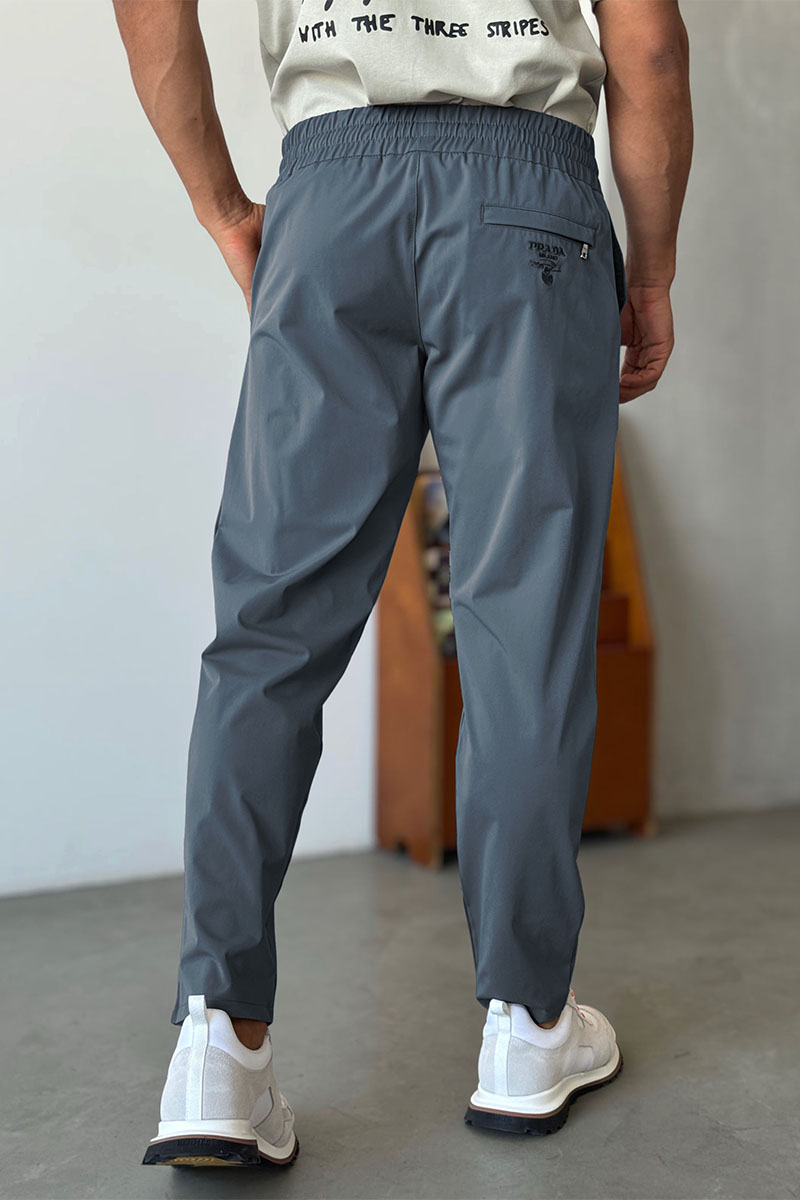 Prada Мужские штаны серого цвета