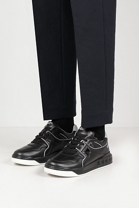 Мужские кожаные кроссовки чёрного цвета