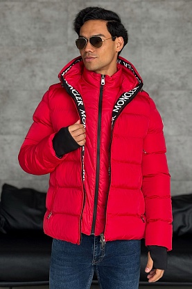 Утеплённая  куртка красного цвета logo-patch