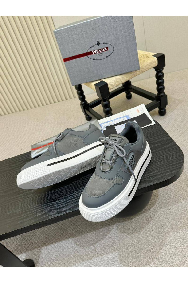 Prada Комбинированные кроссовки logo-plaque - Grey