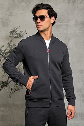 Кофта на молнии серого цвета