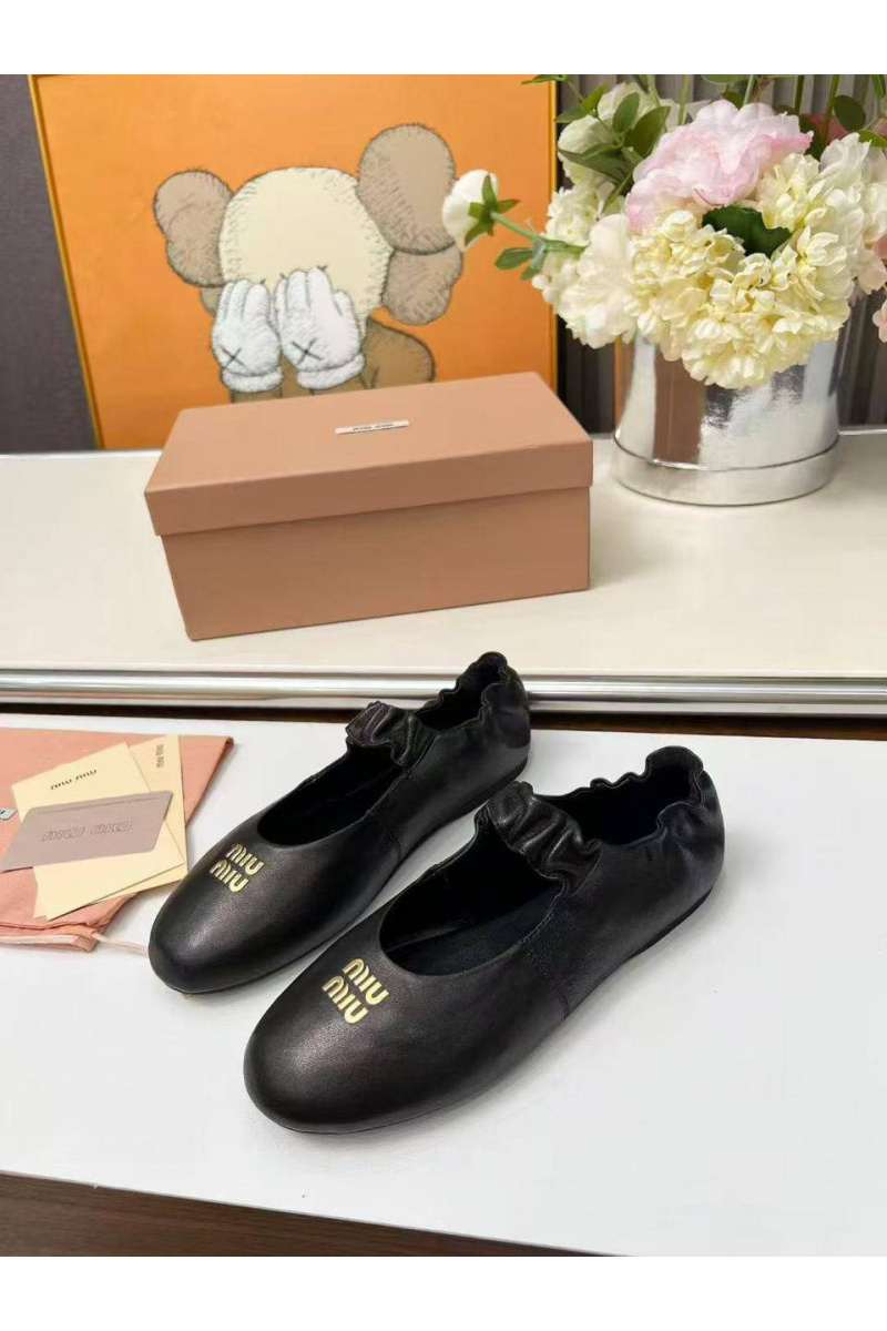 MIU MIU Женские кожаные балетки с круглым мысом 