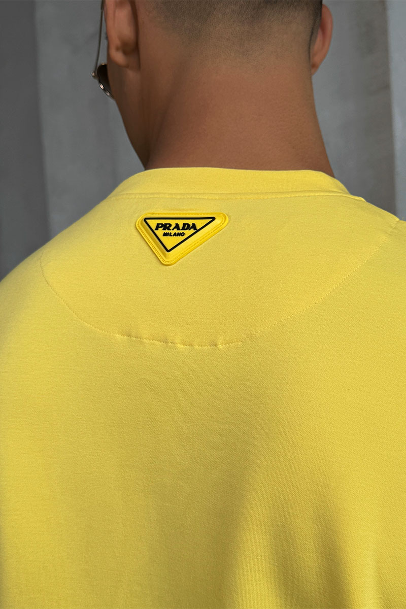 Prada Жёлтая оверсайз футболка Milano logo