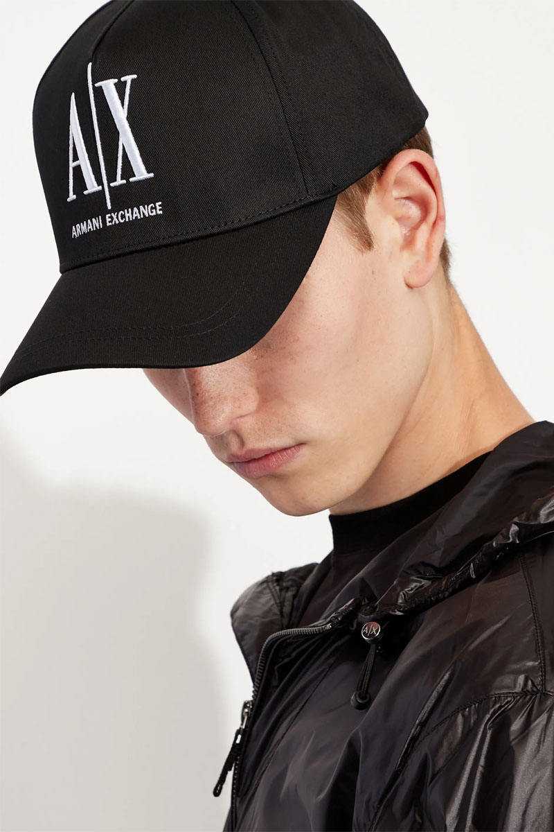 Emporio Armani EA7 Бейсболка чёрного цвета embroidered-logo