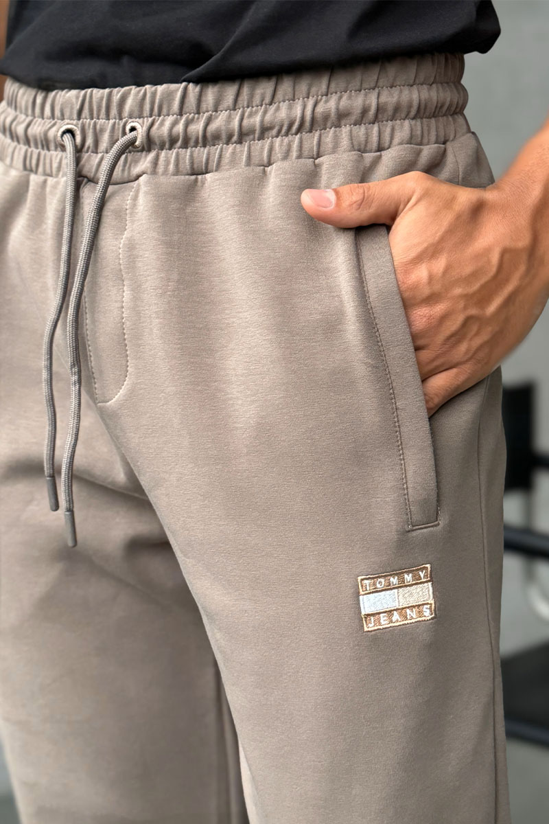 Tommy Hilfiger Спортивные штаны бежевого цвета logo-embroidered