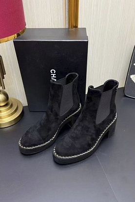 Женские замшевые сапоги 