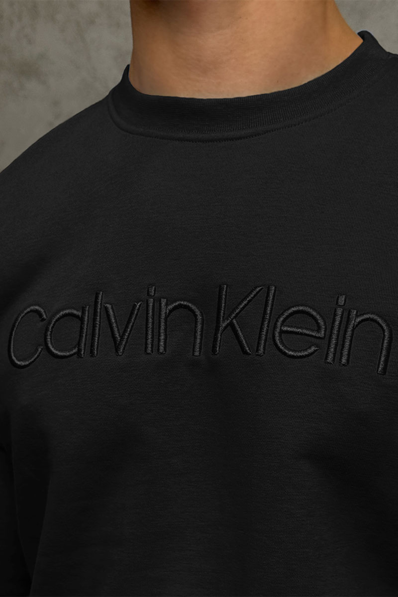 Calvin Klein Свитшот чёрного цвета embroidered-logo