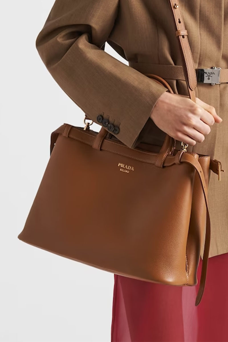 Prada Женская кожаная сумка Buckle 35x25 см (2 расцветки)
