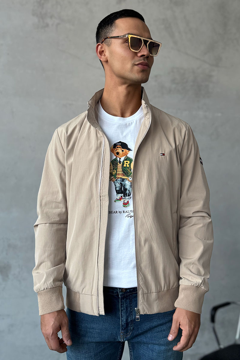 Tommy Hilfiger Ветровка светло-бежевого цвета logo-embroidered 